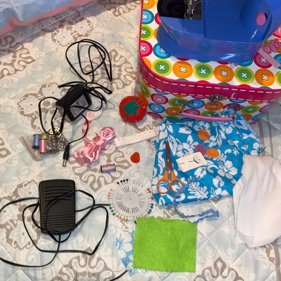 Child Sewing Machine - Picture 7 of 8